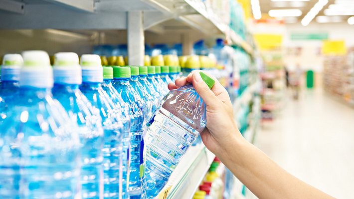 Achtung, Schimmel! Dieses Wasser auf keinen Fall trinken - Foto: sergeyryzhov/iStock (Symbolbild)