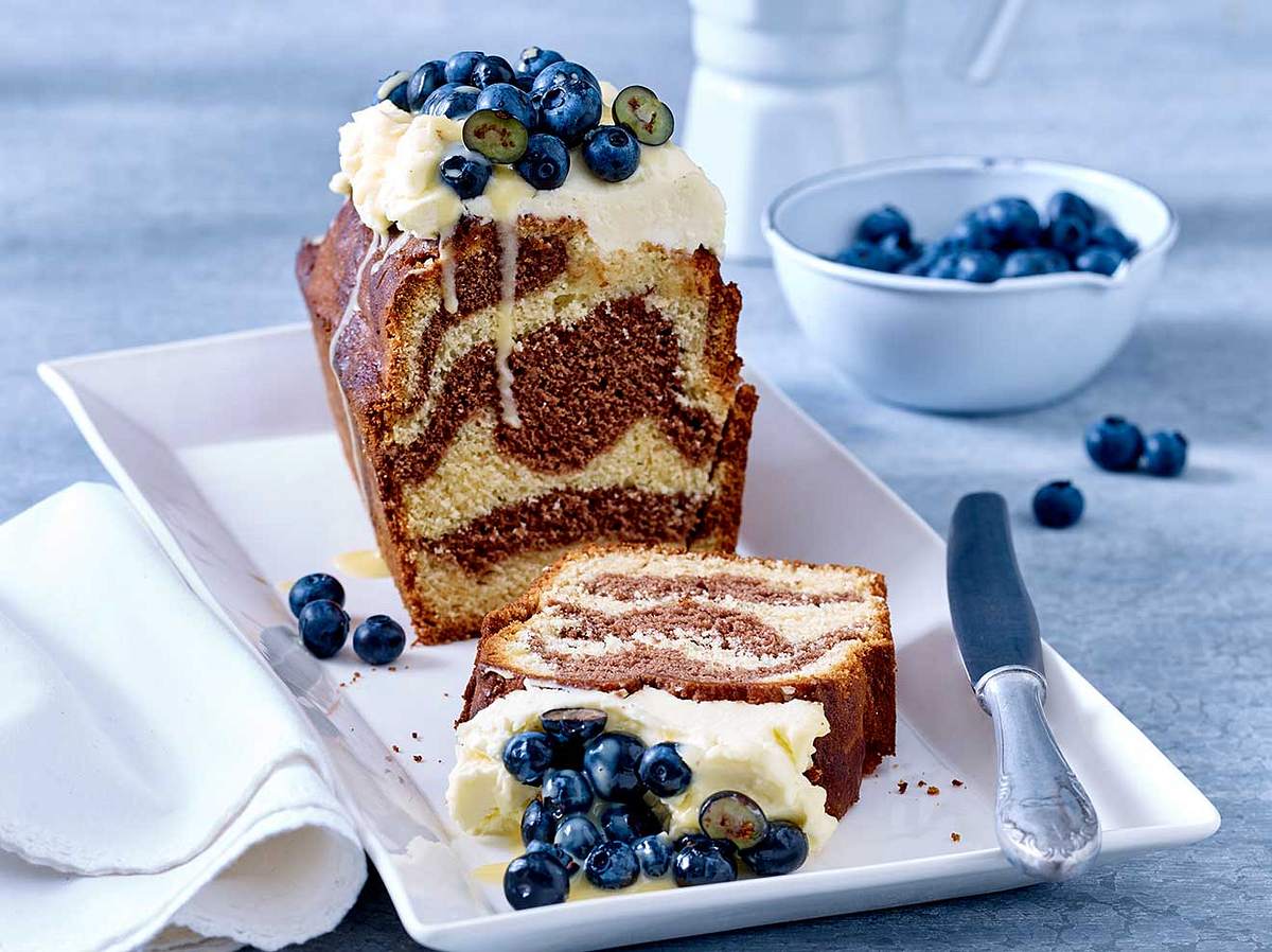 Rührkuchen Rezepte: Heidelbeer-Marmorkuchen