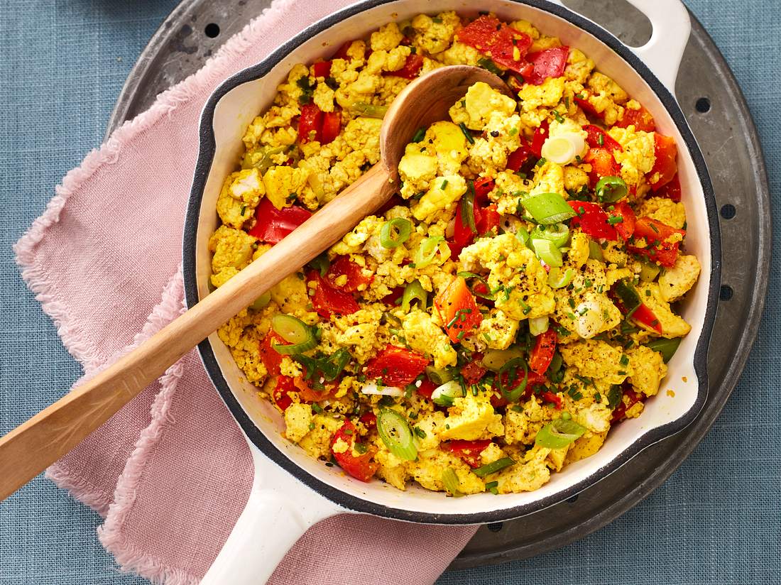 Rührei mit Räuchertofu Rührei mit Räuchertofu