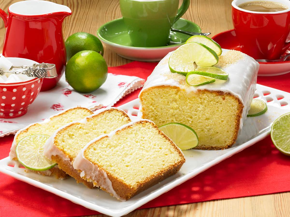 Rührkuchen aus Kastenform mit Limetten