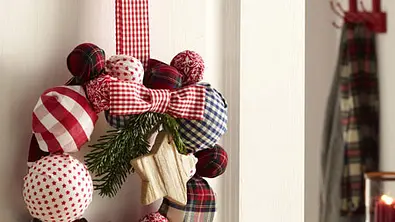 rustikale weihnachtsdeko - Foto: Bauer Media Group