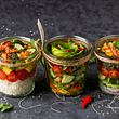 Eine Salat-Diät kann vielfältig und lecker sein. Besonders mit unseren Rezepten. - Foto: iStock/Elizaveta Bauer