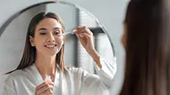 salicylsäure gesicht - Foto: iStock/Prostock-Studio