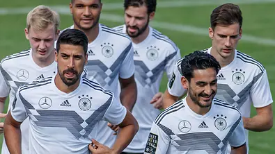 Sami Khedira, Ilkay Gündogan und Leon Goretzka - Foto: Getty Images/TF-Images