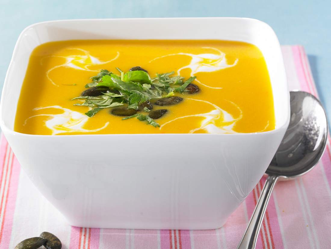 Samtige Kürbiscremesuppe mit Ingwer Samtige Kürbiscremesuppe mit Ingwer