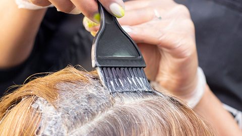 Scandi Hairline: Dieser Haar-Trend aus Skandinavien bringt gerade alle Frauen zum Strahlen! - Foto: Elena KHarchenko/iStock (Themenbild)