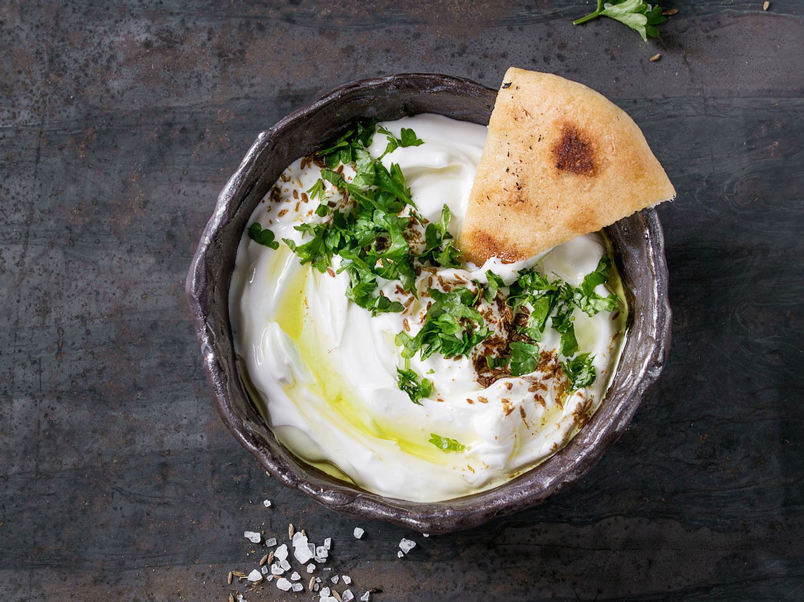 Rezept für Schafskäse-Dip mit Gemüsesticks | Wunderweib