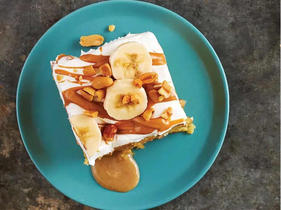 Erdnussbutter-Bananen-Schichtkuchen Dieser Schichtkuchen verbindet alles Gute: Bananenbrot, Erdnussbutter und Butterkuchen!