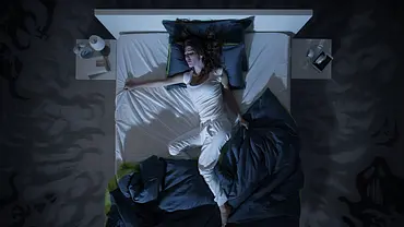 Schlafzimmer kühlen? Gar nicht so einfach im Sommer. Diese Tricks helfen - Foto: Istock/demaerre Schlafzimmer kühlen? Gar nicht so einfach im Sommer. Diese Tricks helfen - Foto: Istock/demaerre