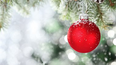 Dürfen wir uns dieses Jahr über weiße Weihnachten freuen? - Foto: sofiaworld/istock
