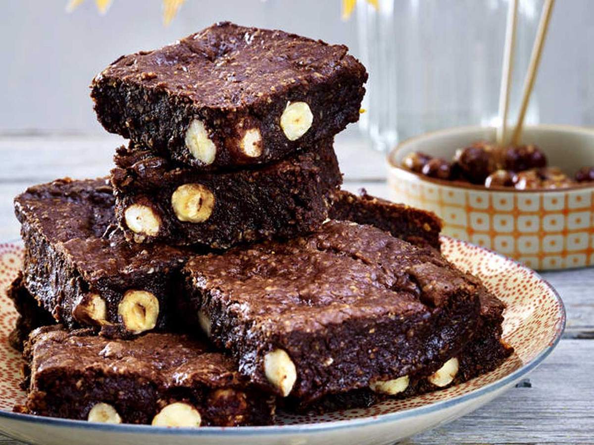 Brownies sind das ideale Last-Minute-Rezept - der Teig für den schnellen Kuchen ist in 15 Minuten vorbereitet.