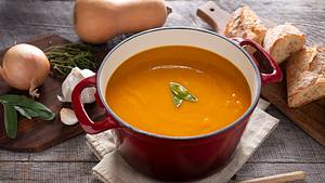 Schnelle und einfache Kürbissuppe - Das Grundrezept - Foto: rudisill/iStock