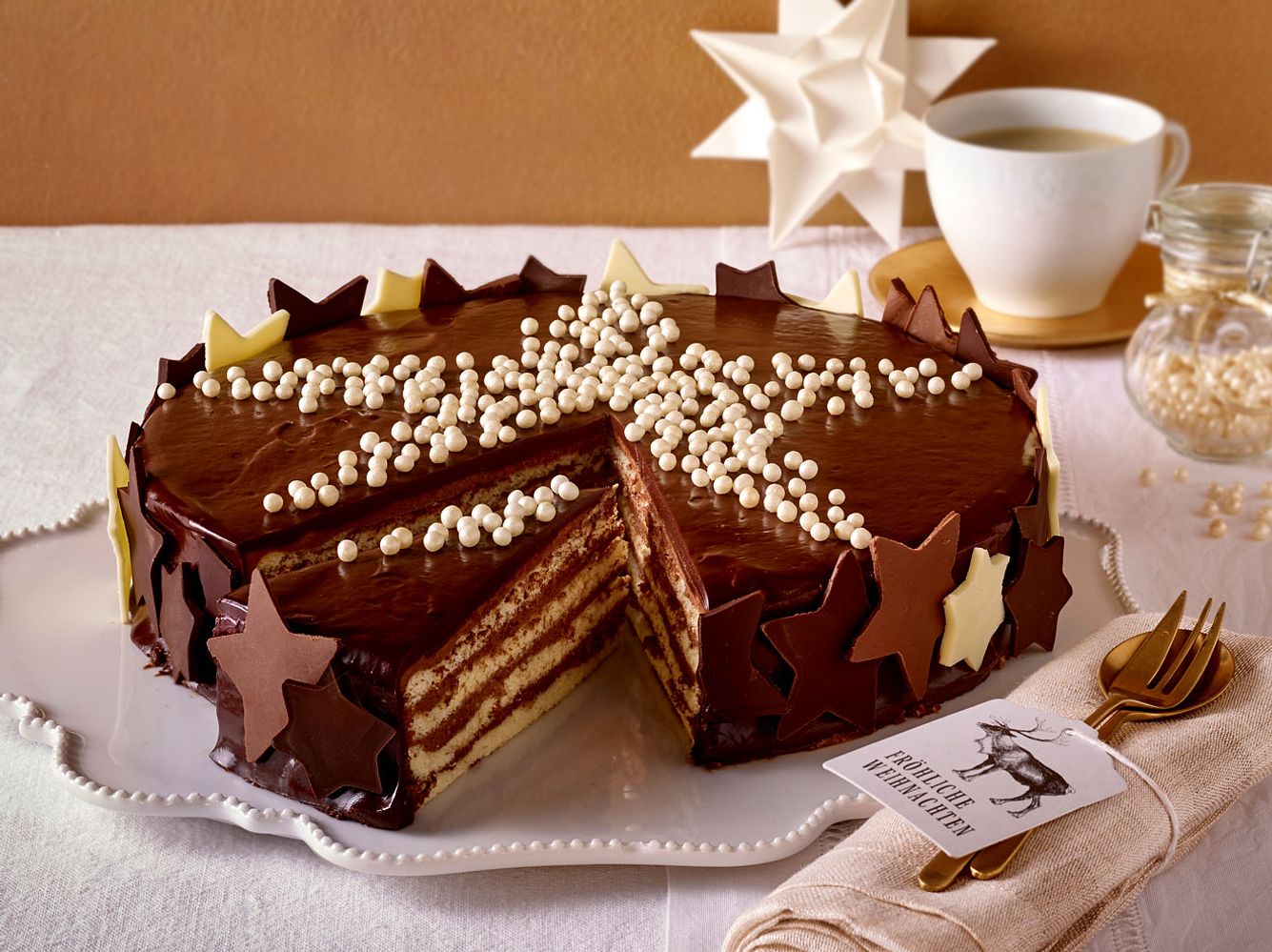 Den Weihnachtsstern holt sich bestimmt auch der ein oder andere Royal auf seine Weihnachtstorte.