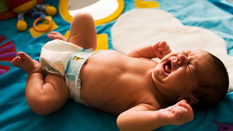 Was tun, wenn das Baby nicht einschlafen will? - Foto: iStock