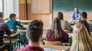 Krass! Diese Schule führt die Prügelstrafe wieder ein - Foto: skynesher/iStock (Symbolbild)