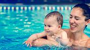 Die besten Schwimmwindeln für ungetrübtes Badevergnügen - Foto: i Stock/microgen