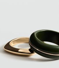 Set aus kombinierten Armreifen Gold