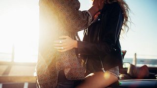In diesen Sexstellungen funktioniert Sex im Auto am besten! - Foto: iStock