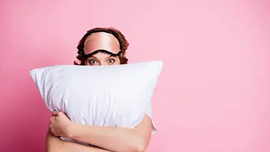 Sexkissen: Praktische Polster für deine Lieblingsstellungen - Foto: iStock / deagreez