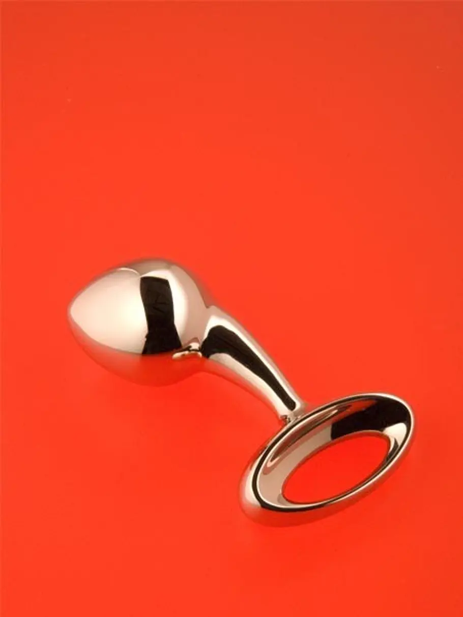 Popotoy! Das Sexspielzeug ist aus hochwertigem Edelstahl gefertigt. Absolut glatt kann die Frau den Analplug in Körper schmiegen.( Njoy Pure Plug Large, ca. 99 Euro, über www.sinsations.de ) Das ABC des Sexlebens sextoys frau