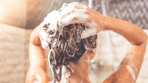 Shampoo selber machen. - Foto: vadimguzhva/iStock