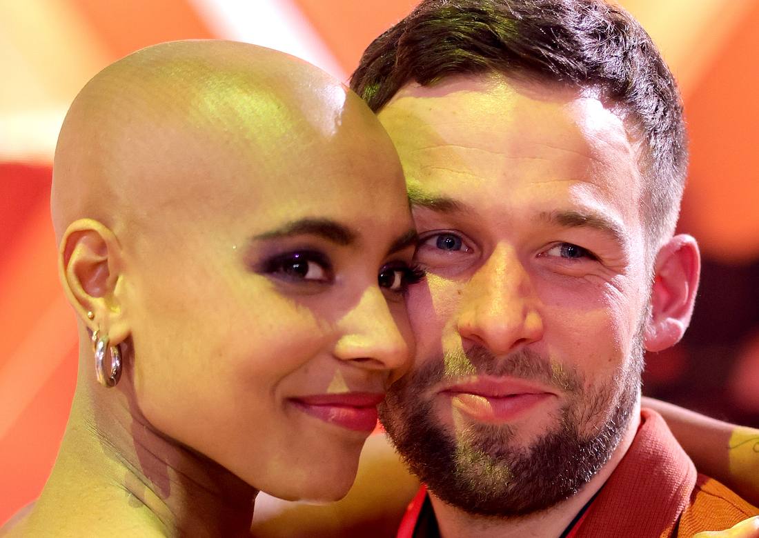 Sharon Battiste und ihr Jan Jaa, es ist wirklich wahr! Wunderweib Sharon Battiste und ihr Jan Jaa, es ist wirklich wahr! Wunderweib
