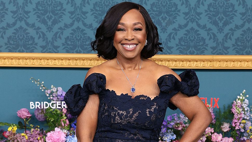 Shonda Rhimes bei der Premiere der 3. Staffel von „Bridgerton“. - Foto: Getty Images for Netflix