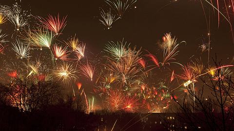 Wird es Feuerwerke in diesem Jahr an SIlvester nicht geben? - Foto: imago images / imagebroker