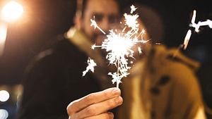 silvester getrennt feiern - Foto: iStock