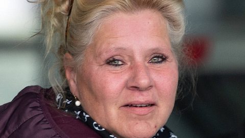 Stolze Mutter und Oma - Foto: imago images / Noah Wedel