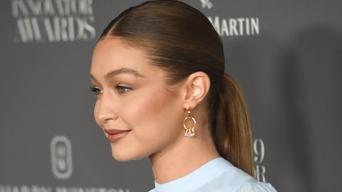 Sleek-Frisuren: Die schönsten Sleek-Looks für jede Haarlänge - mit Anleitung! - Foto: IMAGO / Runway Manhattan