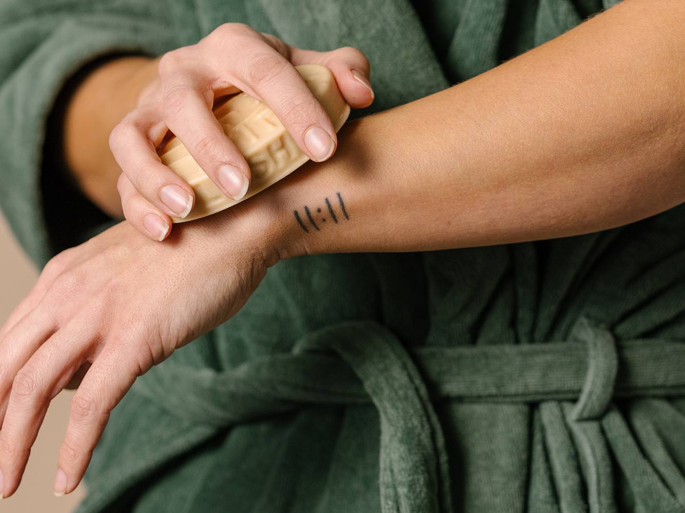 Festes Massageöl zur Selbstmassage