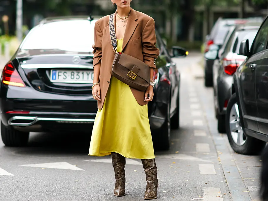 Slip-Dress kombinieren: Die schönsten Outfits für den Winter