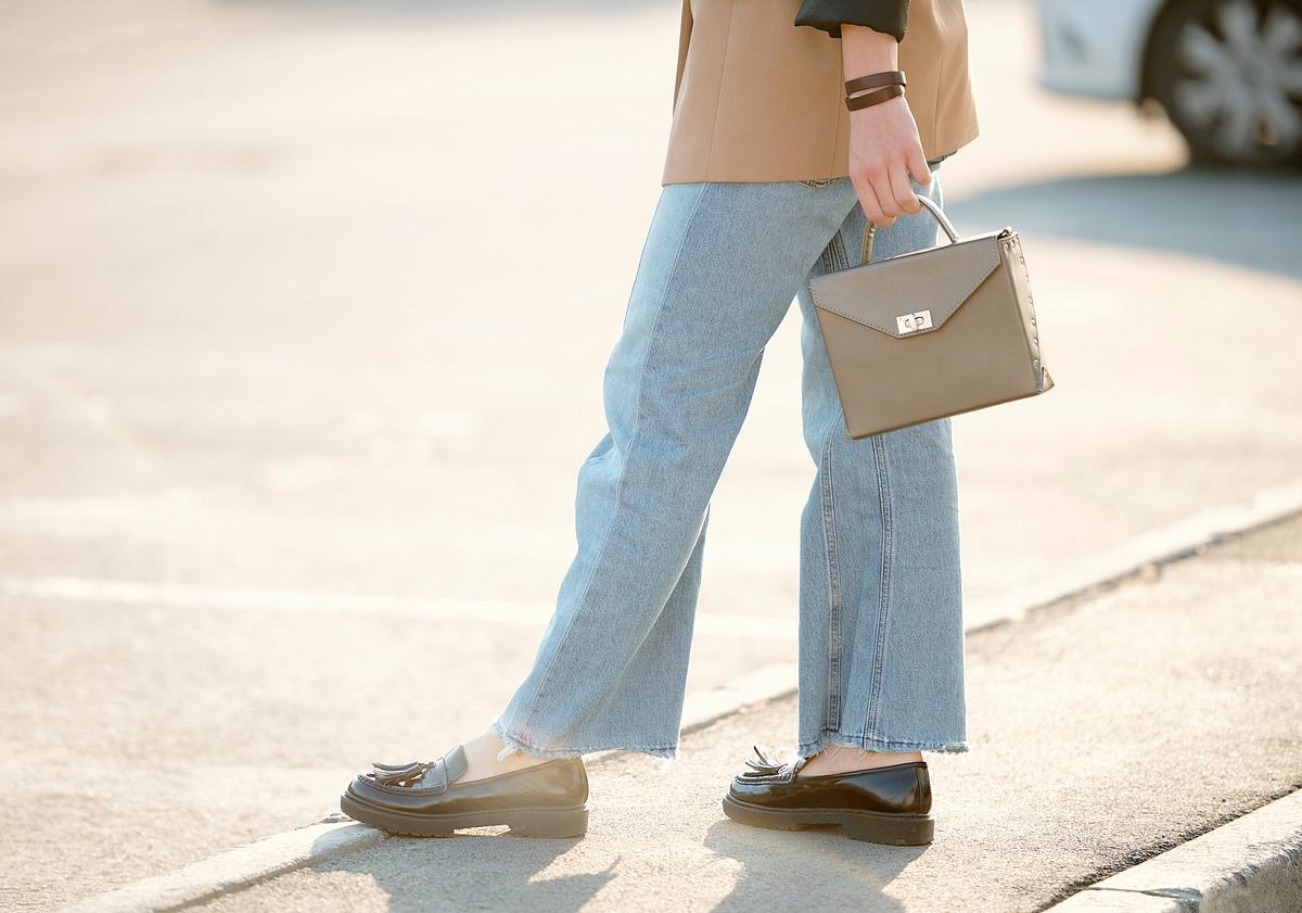 Slouchy Jeans an einem Model