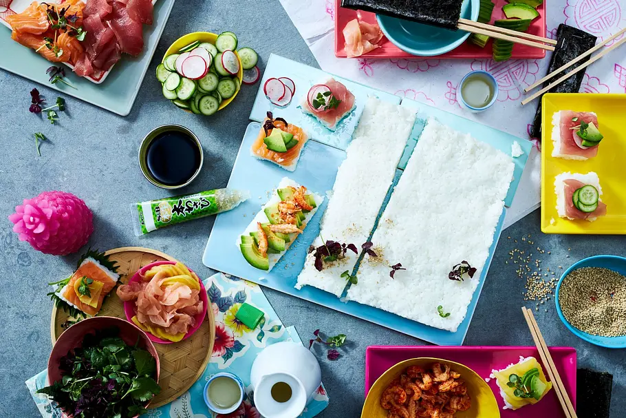 Snackplatte für Sushi-Fans - XXL Sushi Food Board Snackplatte für Sushi-Fans - XXL Sushi Food Board
