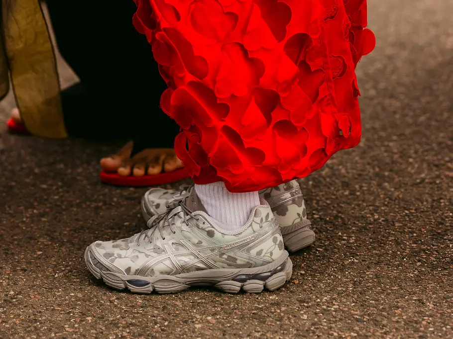 Sneaker-Trends 2026: Streetstyle Sneaker-Trends 2026: Streetstyle mit chunky Sneakern von Asics