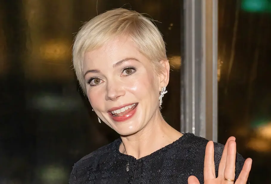 Soft Pixie Cut mit rundem Gesicht Schauspielerin Michelle Williams trägt einen Soft Pixie Cut.