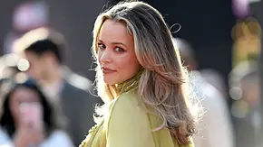 Sommertyp: Farben, Eigenschaften und Outfits dieses Farbtyps - Foto: Axelle/Bauer-Griffin/FilmMagic Sommertyp: Farben, Eigenschaften und Outfits dieses Farbtyps - Foto: Axelle/Bauer-Griffin/FilmMagic