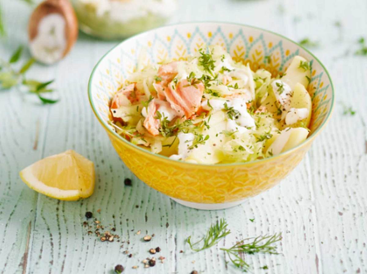 Sophia Thiels Rezepte: Fitness-Kartoffelsalat mit Lachs und Gurke