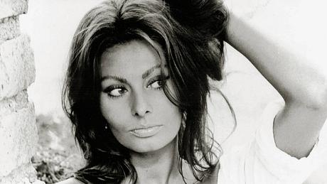 Sophia Loren ist eine italienische Diva und weltberühmte Schauspielerin. - Foto: IMAGO / Cinema Publishers Collection