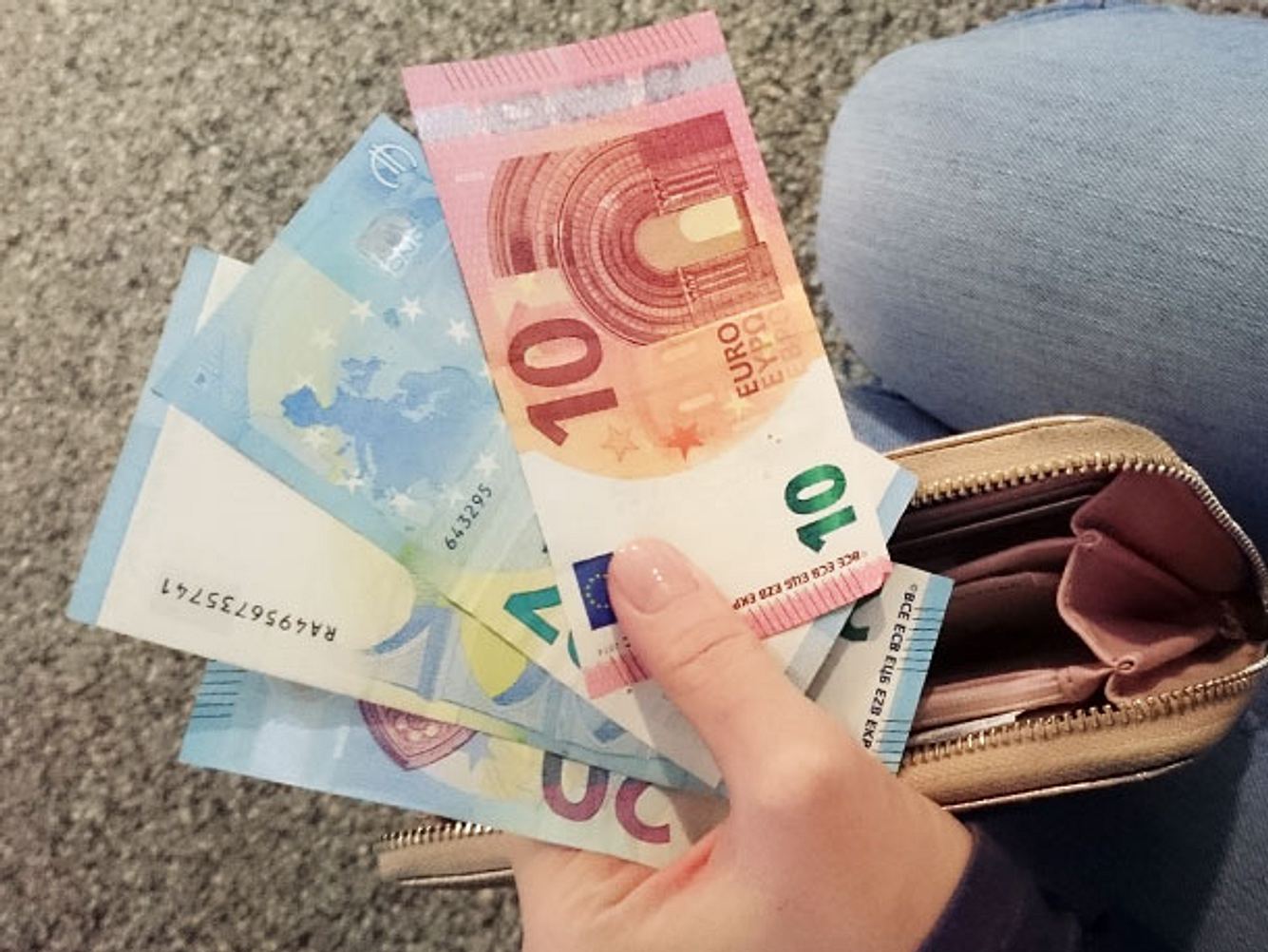 Die besten Spartipps für das Einkaufen beim Discounter erfährst du hier! Die besten Spartipps für das Einkaufen beim Discounter erfährst du hier!