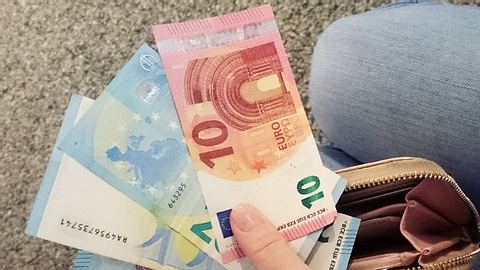 Die besten Spartipps für das Einkaufen beim Discounter erfährst du hier! - Foto: Wunderweib.de
