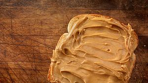 Wer braucht schon Erdnussbutter, wenn er Spekulatius-Aufstrich haben kann. - Foto: LauriPatterson/iStock