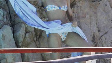 stars bikini sienna miller - Foto: Getty
