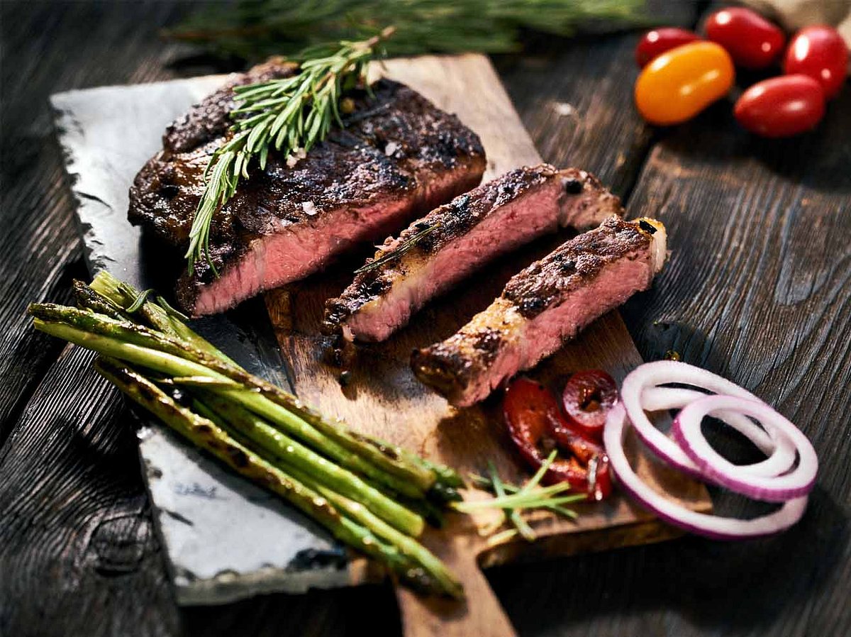 Ein Steak medium zu braten ist zwar schwieriger als durch - aber um einiges gesünder.