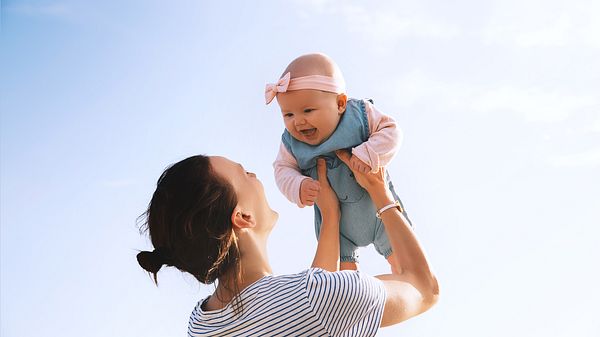 Diese Sternzeichen werden die besten Mamas - Foto: iStock / NataliaDeriabina