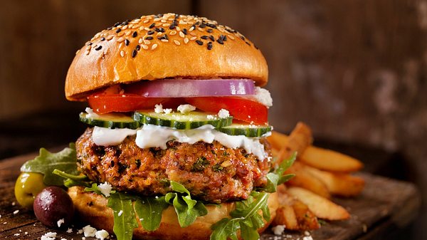 Stiftung Warentest: Die Veggie-Burger Patties von Iglo Green Cuisine sind mangelhaft - Foto: Lauri Patterson/iStock