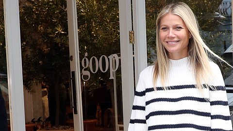 Gwyneth Paltrow in einem blau weiß gestreiften Strickpullover - Foto: Getty Images /  Neil Mockford