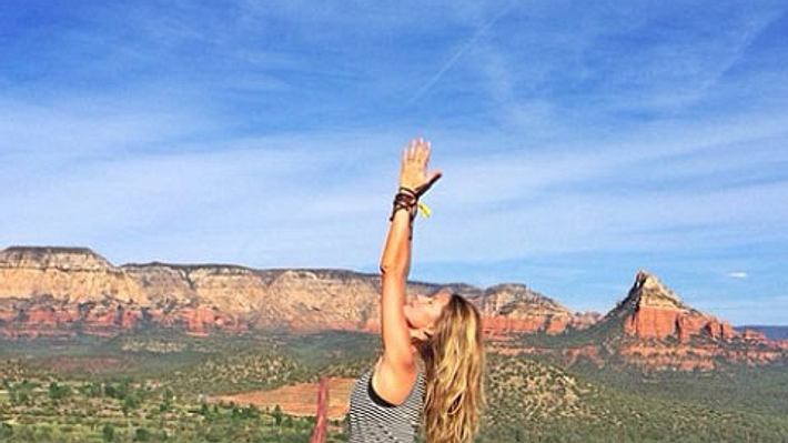 stretching schlanke beine q - Foto: (c) instagram.com/giseleofficial#