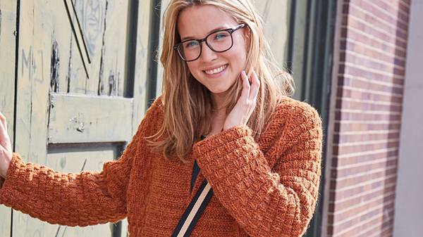 Diese stylische Strickjacke machst du dir ganz einfach selbst - Foto: deco&style